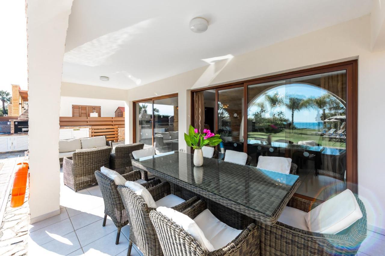Sea Front Oceanus H2 By Ezoria Villas Ayia Napa Eksteriør billede