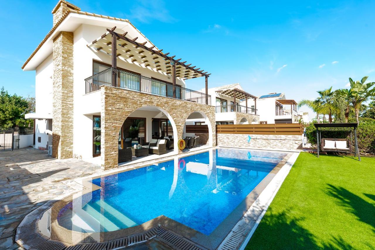 Sea Front Oceanus H2 By Ezoria Villas Ayia Napa Eksteriør billede