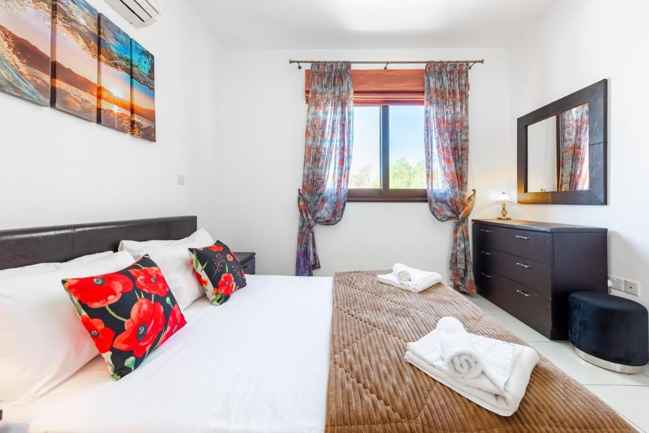 Sea Front Oceanus H2 By Ezoria Villas Ayia Napa Eksteriør billede