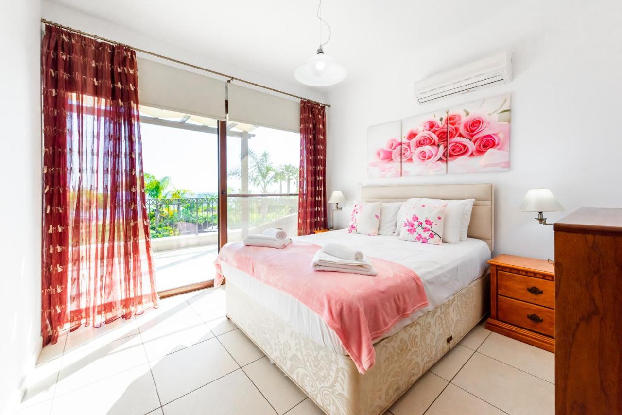 Sea Front Oceanus H2 By Ezoria Villas Ayia Napa Eksteriør billede