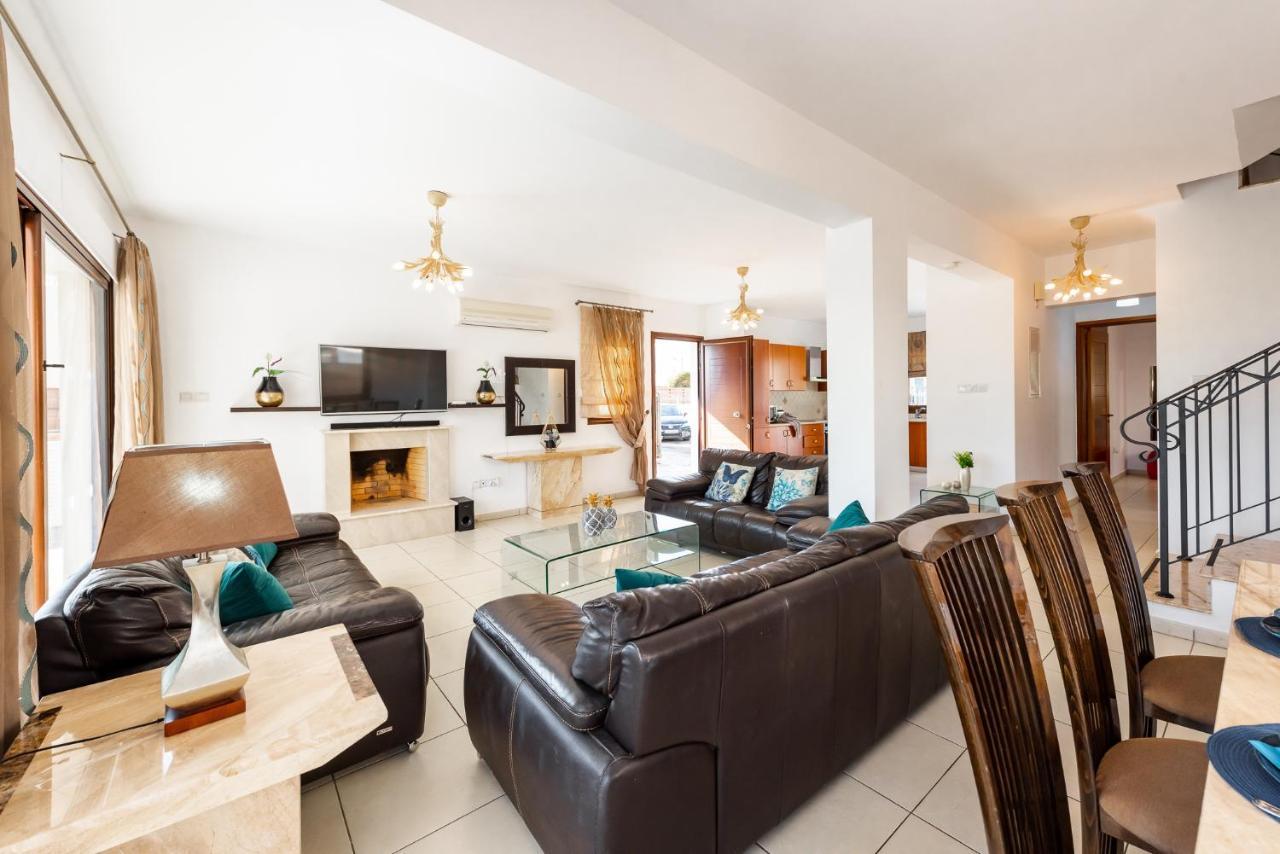 Sea Front Oceanus H2 By Ezoria Villas Ayia Napa Eksteriør billede