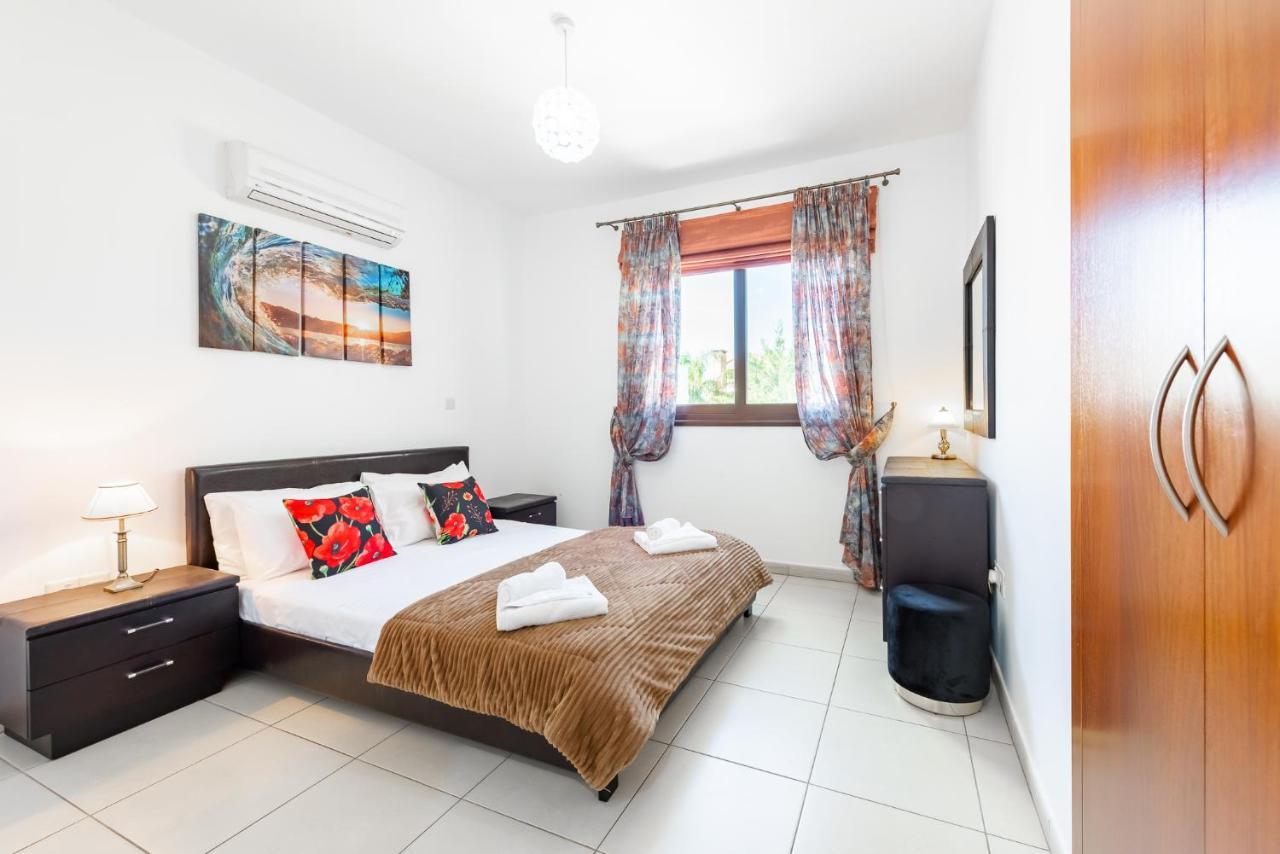 Sea Front Oceanus H2 By Ezoria Villas Ayia Napa Eksteriør billede