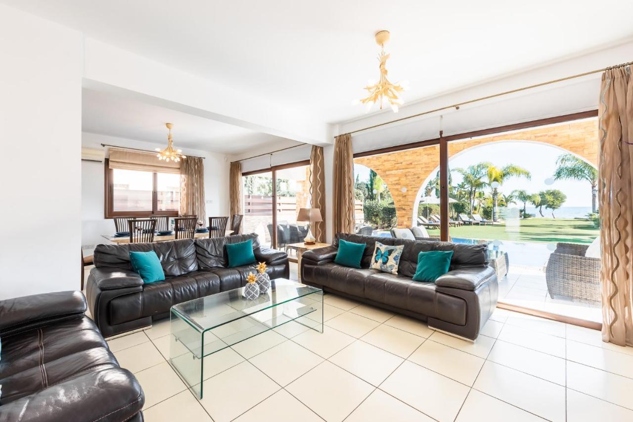 Sea Front Oceanus H2 By Ezoria Villas Ayia Napa Eksteriør billede