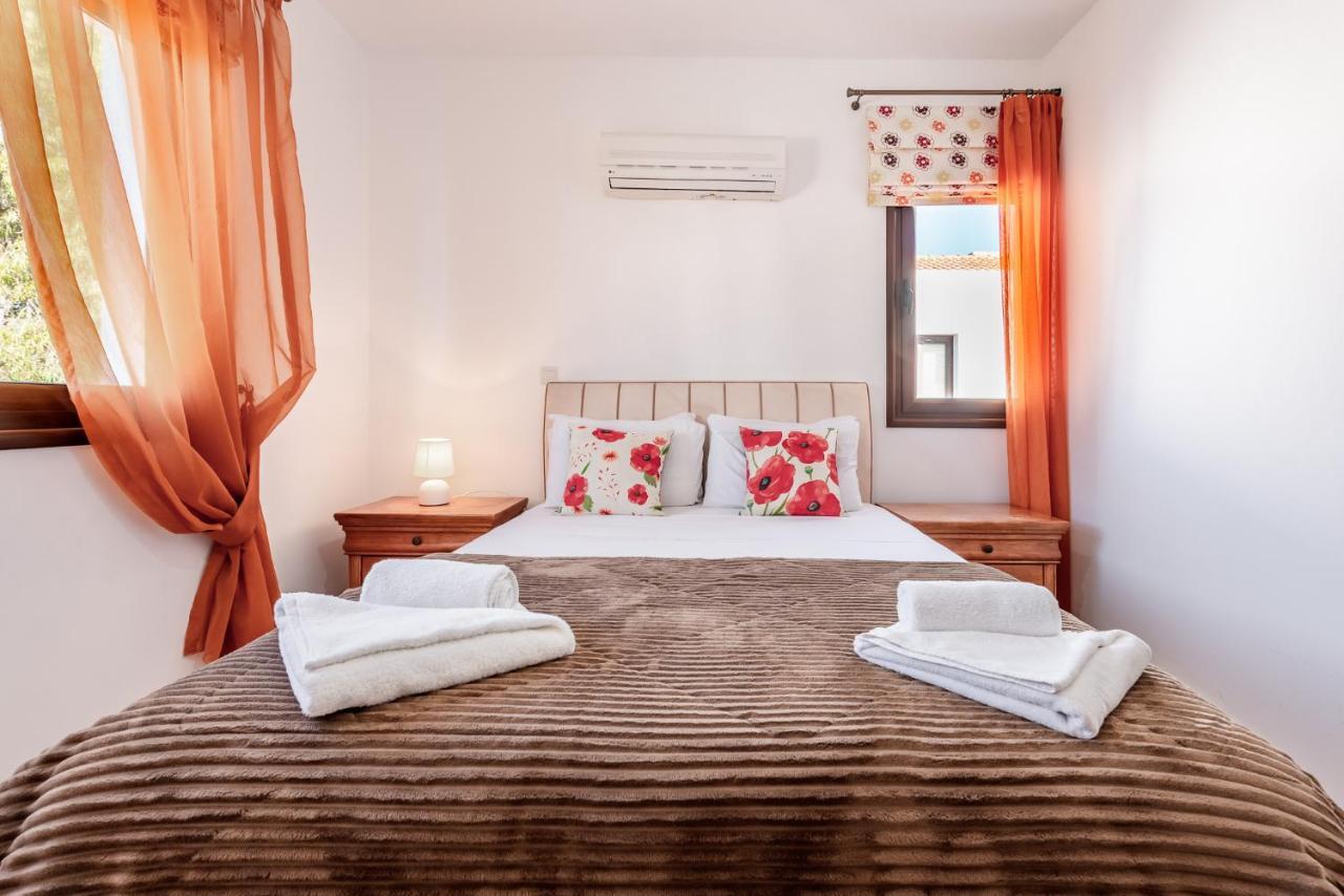Sea Front Oceanus H2 By Ezoria Villas Ayia Napa Eksteriør billede
